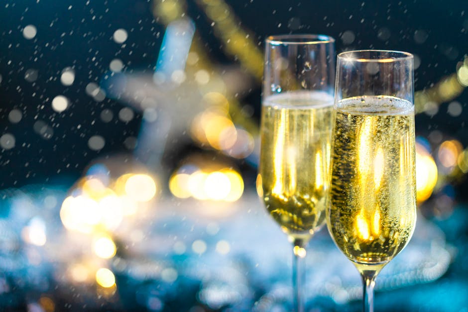 Champagne Flutes with Gold Rim: A Buyer's Guide